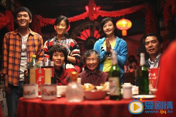 眾星加盟《歲月如金》現人間百態