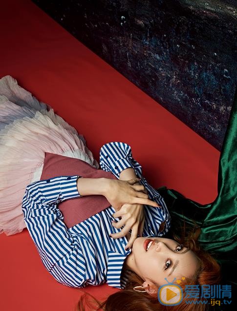 許靖韻早年經歷