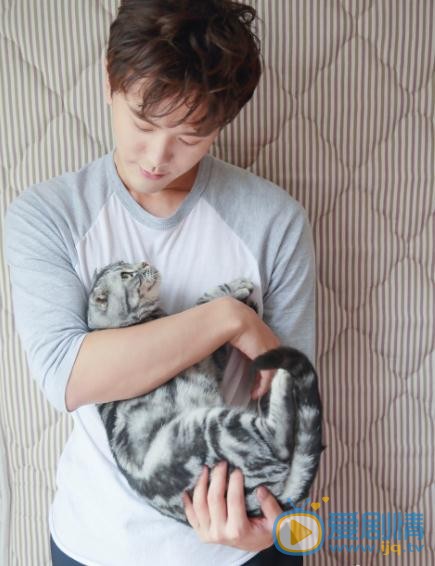 我站在橋上看風景阮旗是誰演的？我站在橋上看風景阮旗扮演者個人資料、寫真及生活照欣賞