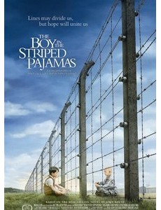 穿條紋睡衣的男孩