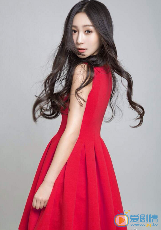 龍珠傳奇之無間道康熙皇后是誰演的？康熙皇后扮演者張維娜個人資料及寫真生活照欣賞