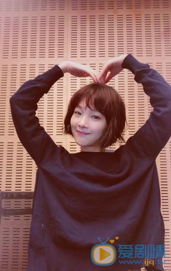 天乩之白蛇傳說冷凝是誰扮演的？冷凝扮演者何杜娟個人資料、寫真及生活照欣賞