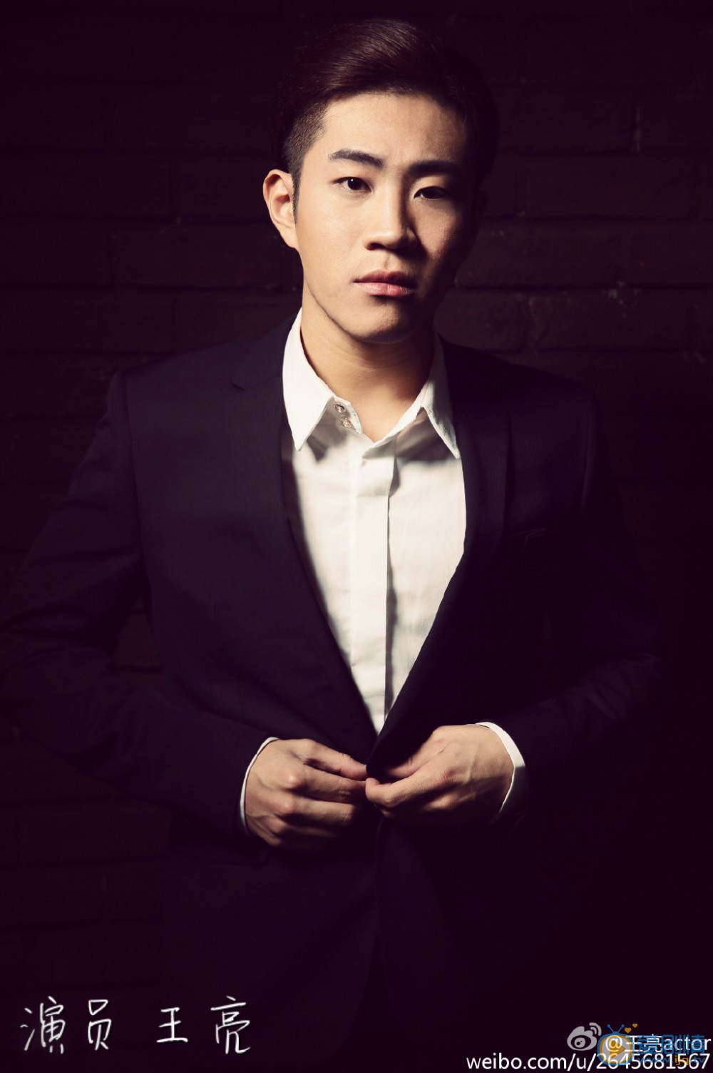 王亮個人資料王亮個人寫真