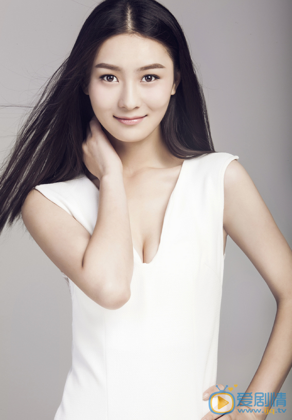 龍珠傳奇之無間道康熙皇后是誰演的？康熙皇后扮演者張維娜個人資料及寫真生活照欣賞