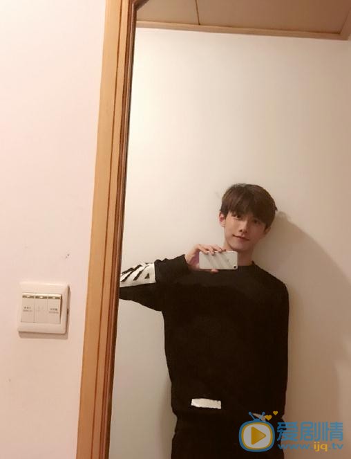 美人為餡穆方城(M)是誰扮演的?穆方城(M)扮演者趙弈欽個人資料、寫真及生活照欣賞