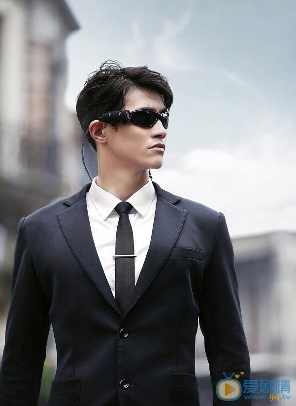 媚者無疆刑風是誰演的？刑風扮演者李子峰個人資料、寫真及生活照欣賞