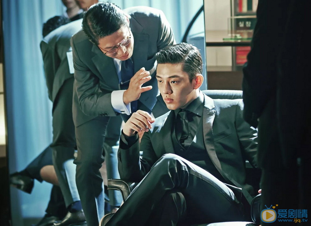 劉亞仁《老手》飾演趙泰晤劇照 劉亞仁個人資料簡介