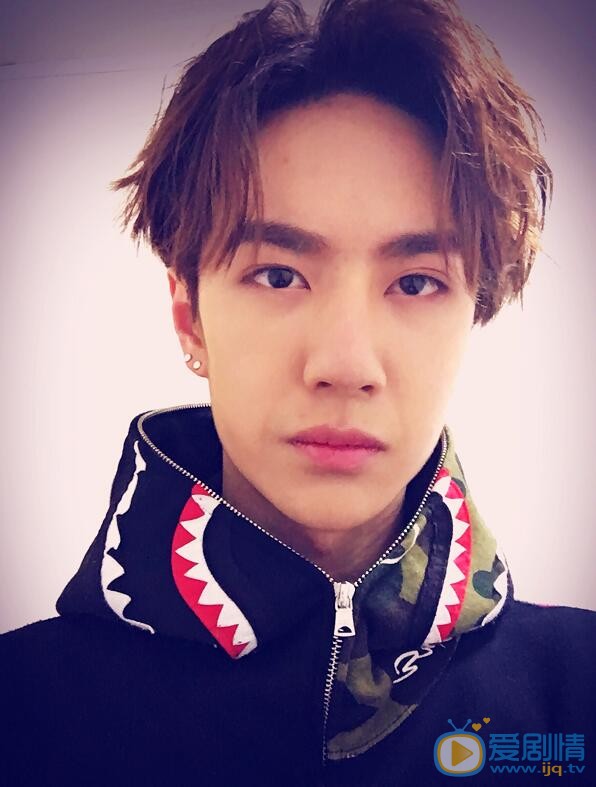  人間至味是清歡翟至味是誰演的？翟至味扮演者王一博個人資料及寫真生活照欣賞