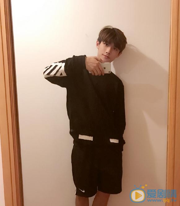 美人為餡穆方城（M）是誰扮演的？穆方城（M）扮演者趙弈欽個人資料、寫真及生活照欣賞