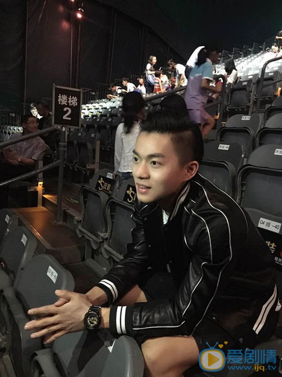 王子咖啡店黃皇扮演者朱潤海量照片欣賞