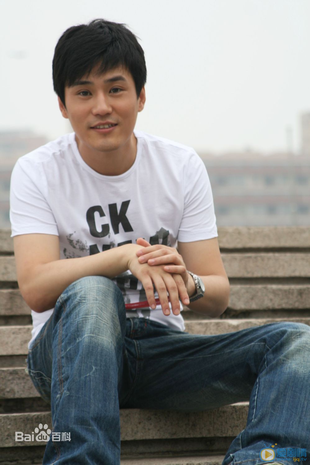 政委中龍萬虎是誰演的？龍萬虎扮演者喬涵個人資料簡介