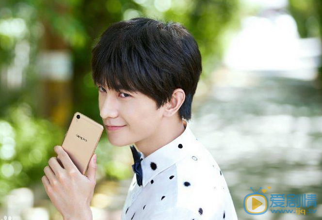  微微一笑很傾城肖奈楊洋用的什麼牌子的手機？