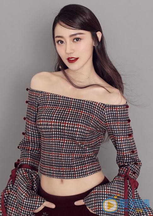 醉玲瓏朵霞是誰演的？醉玲瓏朵霞扮演者黃夢瑩個人資料、寫真及生活照