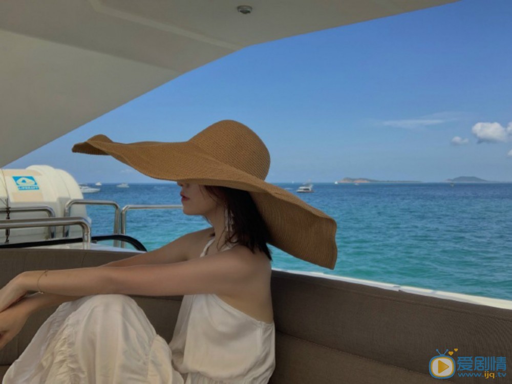 盧佳個人資料簡介 盧佳個人經歷 盧佳寫真圖片