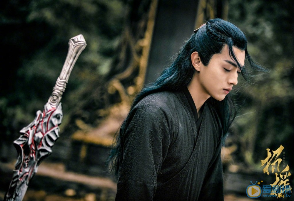 招搖厲塵瀾何時能夠認出琴芷嫣就是路招搖