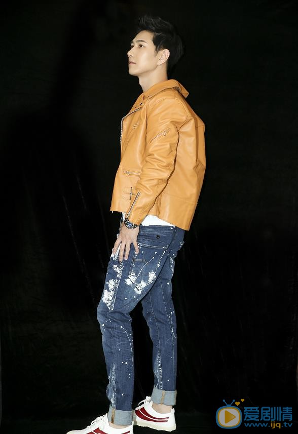 橙紅年代韓進是誰演的？韓進扮演者何明翰個人資料、寫真及生活照欣賞