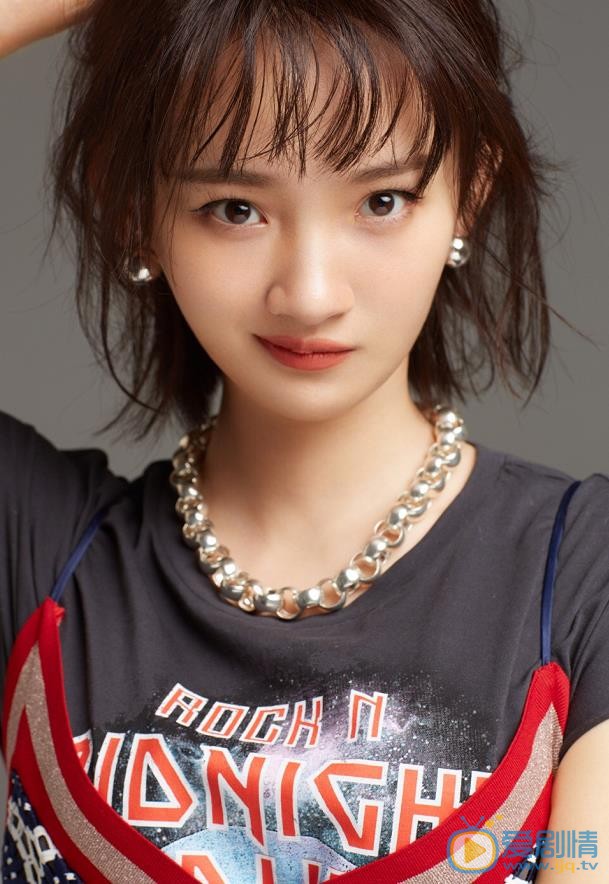 愛情進化論賈小美是誰飾演的？賈小美扮演者梁寶羚個人資料、寫真及生活照欣賞