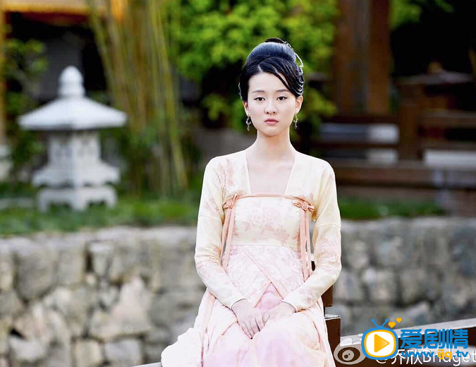 歡樂頌關雎爾扮演者是誰?喬欣《青丘狐傳說》劇照 喬欣個人資料介紹