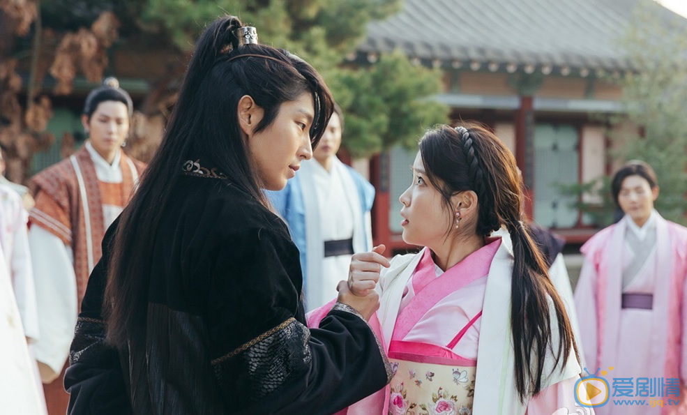 步步驚心：麗公布三角關係海報 李準基-李智恩-姜河那&ldquo;強烈又另類&rdquo;的三角關係