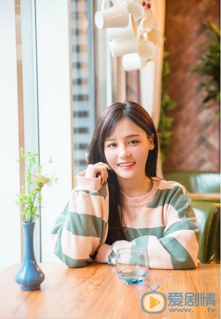 曾艷芬寫真 曾艷芬個人經歷及家庭背景介紹