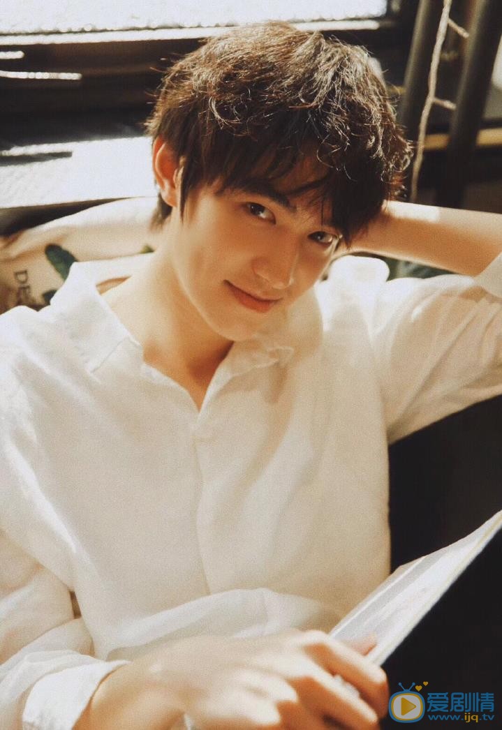 游泳先生藍天是誰扮演的？藍天扮演者嚴禹豪個人資料、寫真及生活照欣賞