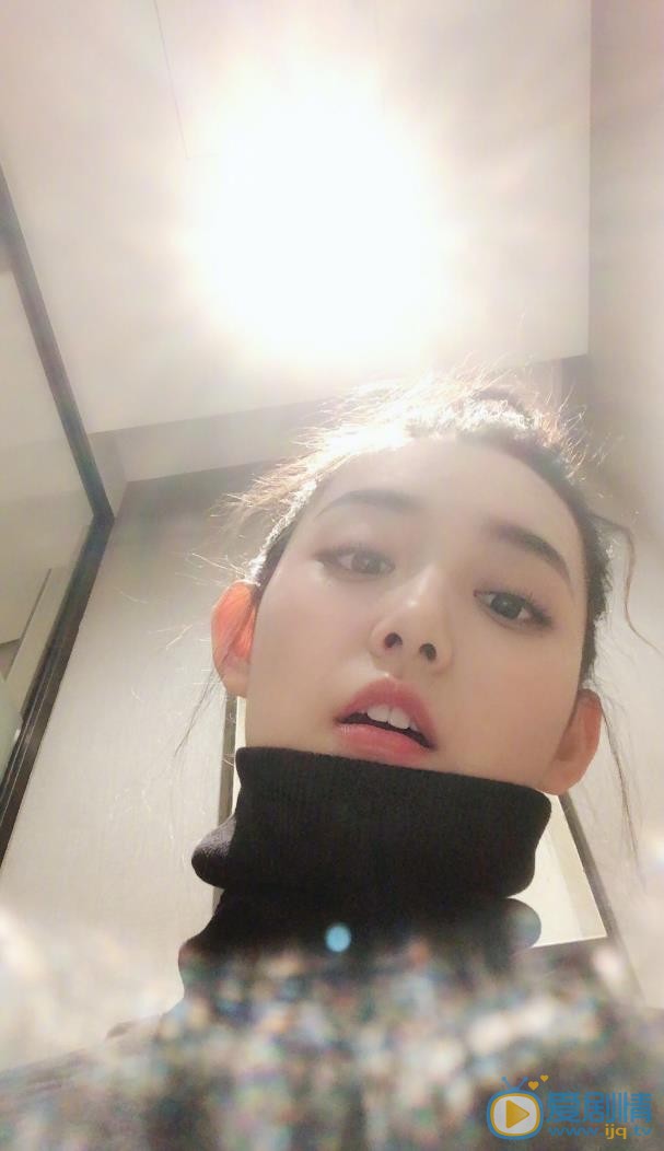 天坑鷹獵小紅果是誰演的？小紅果扮演者蔣依依個人資料、寫真及生活照欣賞