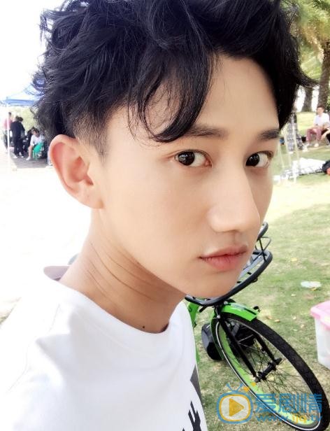 凡人的品格展昭是誰演的？凡人的品格展昭扮演者梁振倫個人資料、寫真及生活照欣賞