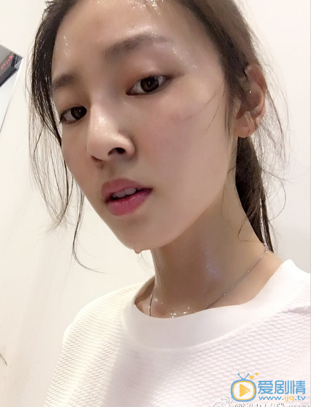  微微一笑很傾城孟逸然是誰扮演的？孟逸然扮演者馬春瑞個人資料及寫真生活照欣賞