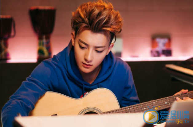 夜空中最閃亮的星鄭柏旭被公司拋棄 陳天浩做的太絕情了