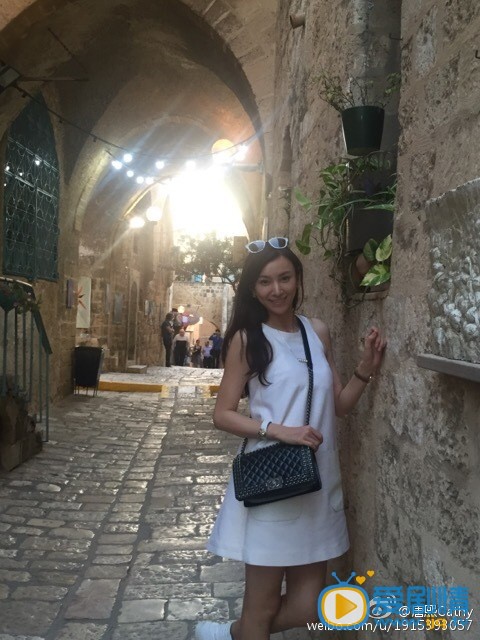 劉海戲金蟾蘿蔓艾晴扮演者唐熙寫真及生活照欣賞