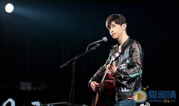 歡樂頌2謝童是誰演的？謝童扮演者鄧倫個人資料生活寫真照欣賞