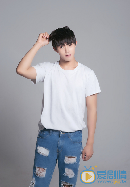 浪花一朵朵祁睿峰是誰演的？祁睿峰扮演者黃聖池個人資料及生活照欣賞