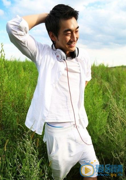 凡人的品格袁寶是誰演的？袁寶扮演者鄭家彬個人資料、寫真及生活照欣賞