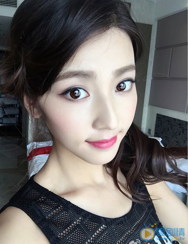  微微一笑很傾城孟逸然是誰扮演的？孟逸然扮演者馬春瑞個人資料及寫真生活照欣賞