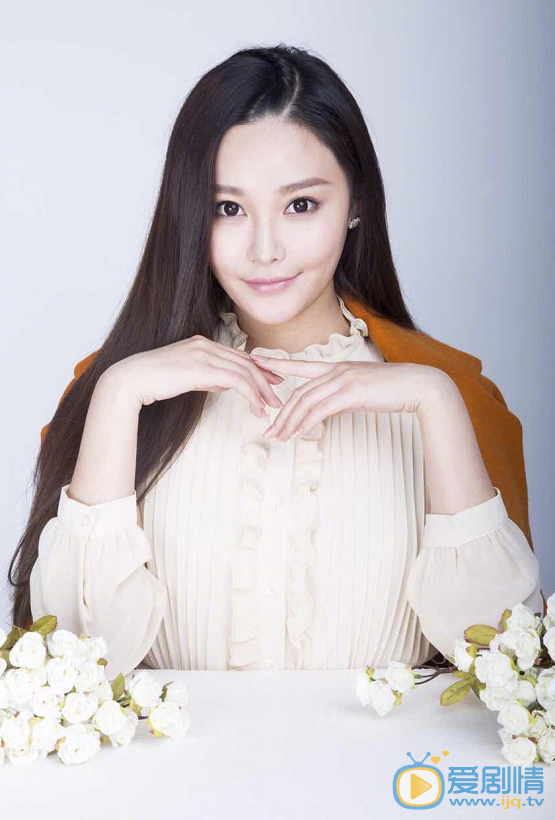 王靚雅個人資料簡介王靚雅個人經歷家庭背景介紹 王靚雅寫真生活照