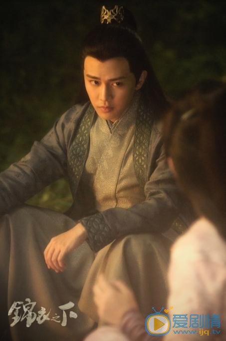 錦衣之下曝劇照 譚松韻深情凝視任嘉倫甜煞眾人