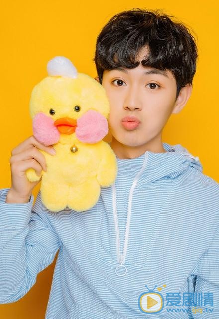 何善凱個人資料簡介 何善凱寫真