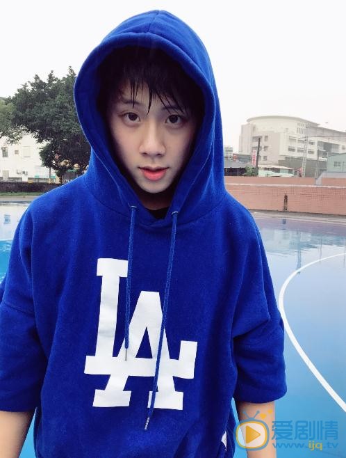 老男孩周洲是誰演的？老男孩周洲扮演者周奇個人資料、寫真及生活照欣賞