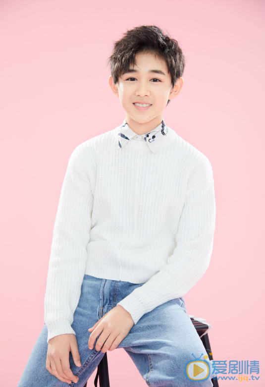 榮梓杉個人資料簡介 榮梓杉演藝經歷 榮梓杉帥氣寫真圖片