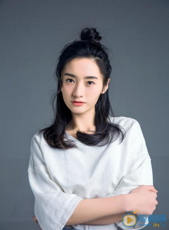 何昕霖個人資料簡介 何昕霖個人經歷家庭背景介紹 何昕霖寫真照