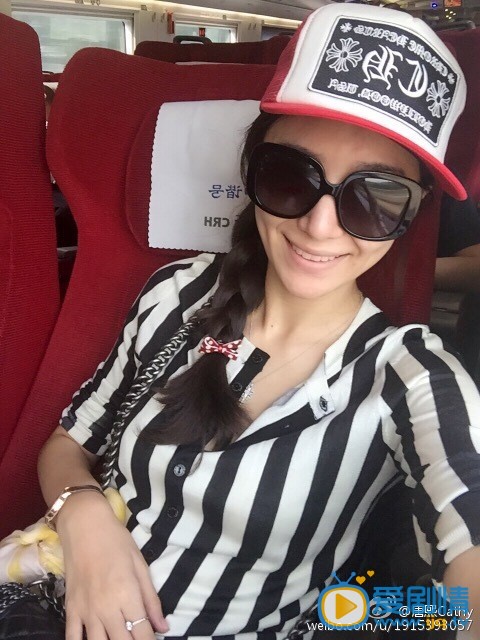 劉海戲金蟾蘿蔓艾晴扮演者唐熙寫真及生活照欣賞