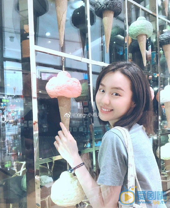 應雨宸個人資料背景 應雨宸甜美寫真圖片 應雨宸舞台表演