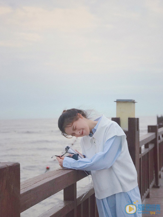 方思暢個人演藝經歷 方思暢高清圖片