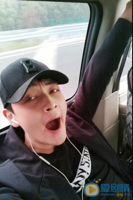 我不是精英費明扮演者張曉謙個人資料、海量生活照欣賞