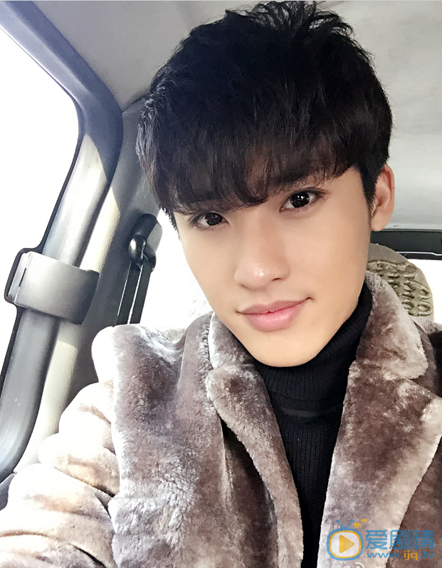 微微一笑很傾城真水無香是誰演的？張赫個人資料及寫真生活照欣賞