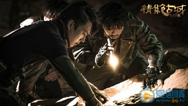  鬼吹燈之精絕古城精絕女王棺旁的花是什麼花？有什麼作用？