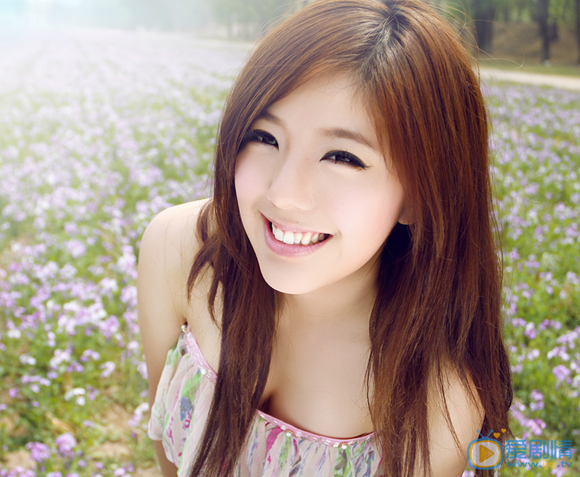 繁星四月李寶英是誰演的？李寶英扮演者趙奕歡個人資料生活私照欣賞