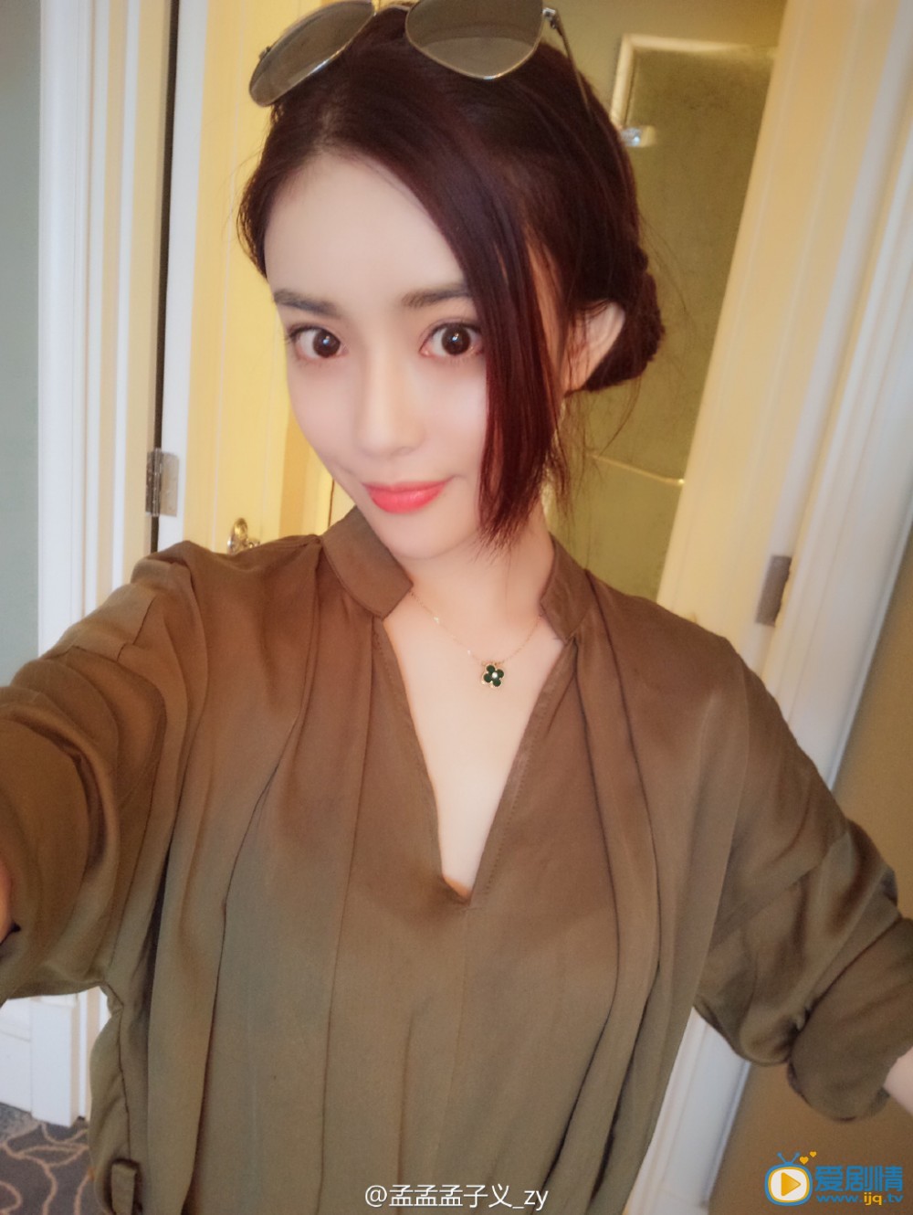 武神趙子龍石硯扮演者孟子義寫真及生活照欣賞