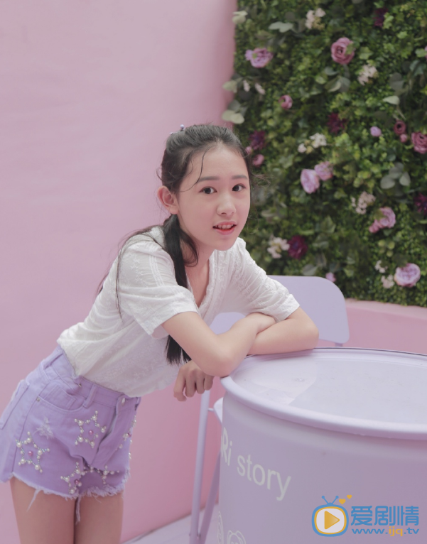 雁琪個人資料簡介 雁琪演藝簡歷  雁琪寫真圖片