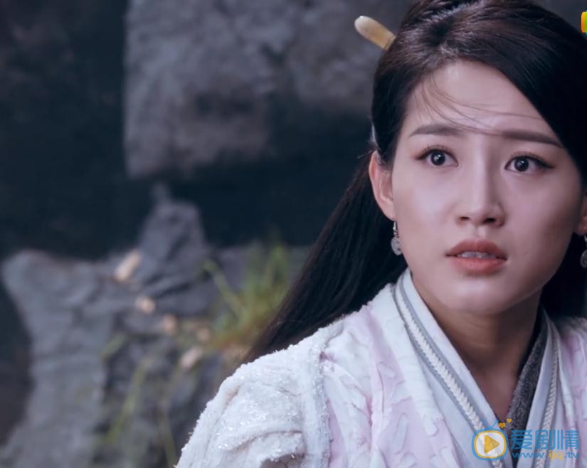 斗破蒼穹雲韻的真實身份是什麼？雲韻為什麼在魔獸山脈？